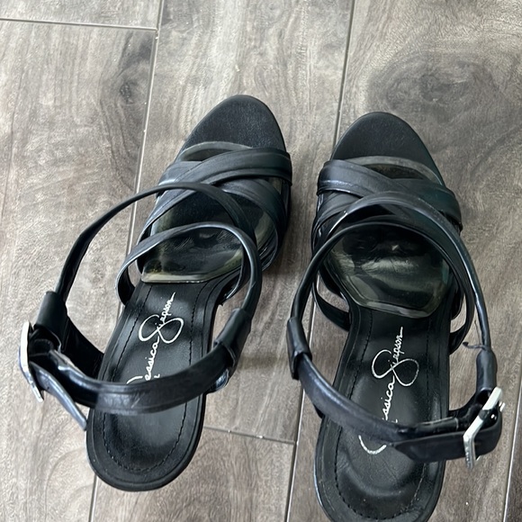 Black straps high heel shoe - Picture 6 of 11